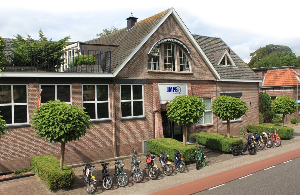JMPB Onderdelen hoofdsponsor van BromfieTTs, 14 sept. TT Circuit Assen
